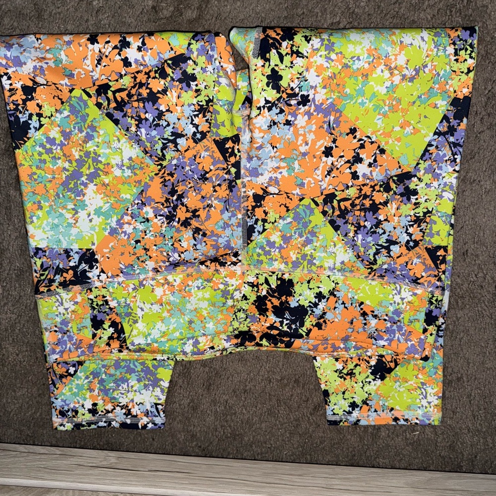 Fabletics Multicolor Abstract Leggings